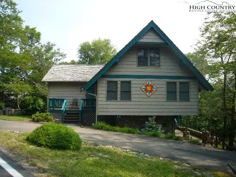 104 Skiway Cir, Beech Mountain, NC 28604 photo 1