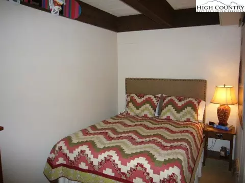 104 Skiway Cir, Beech Mountain, NC 28604 photo 11