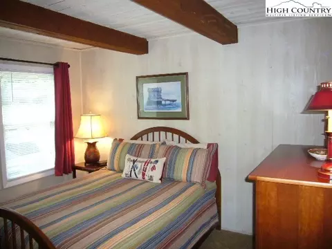 104 Skiway Cir, Beech Mountain, NC 28604 photo 9