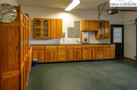 219 Joe Greer Rd, Deep Gap, NC 28618 photo 32