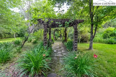 219 Joe Greer Rd, Deep Gap, NC 28618 photo 39