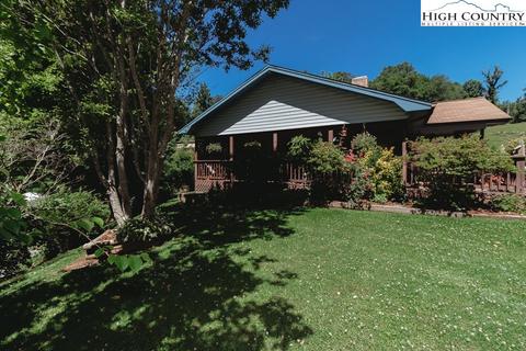 345 Will Perry Rd, Vilas, NC 28692 photo 2
