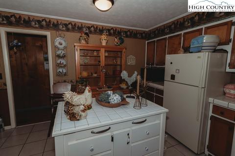 345 Will Perry Rd, Vilas, NC 28692 photo 9