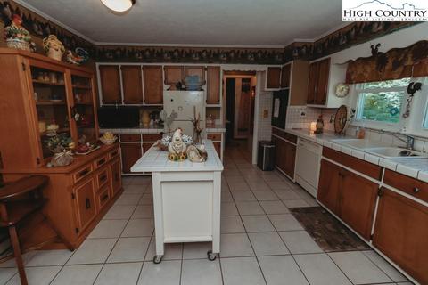 345 Will Perry Rd, Vilas, NC 28692 photo 8