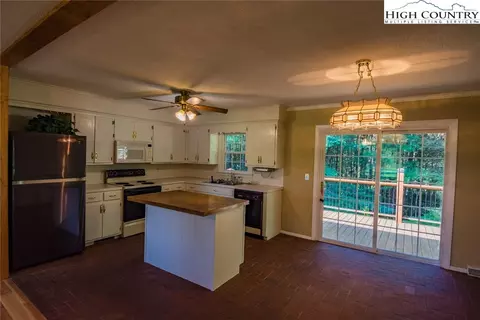 341 Oakview Dr, Jefferson, NC 28640 photo 8