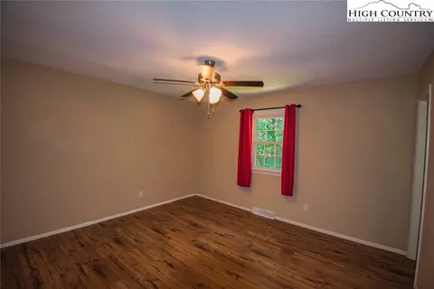 341 Oakview Dr, Jefferson, NC 28640 photo 14
