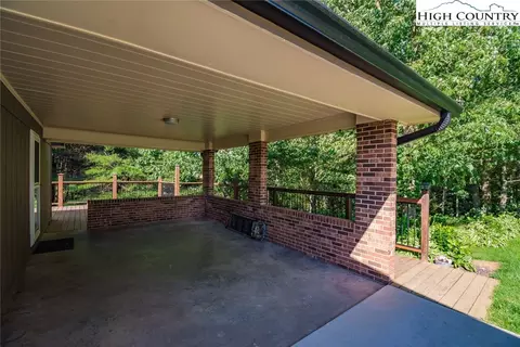 341 Oakview Dr, Jefferson, NC 28640 photo 5
