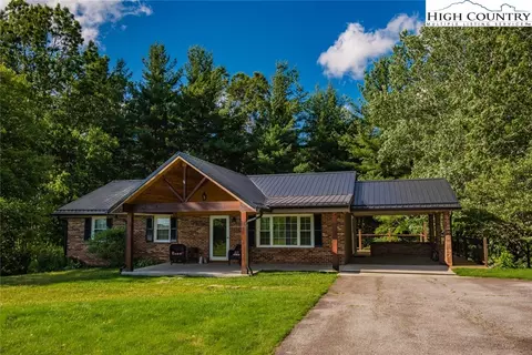 341 Oakview Dr, Jefferson, NC 28640 photo 1