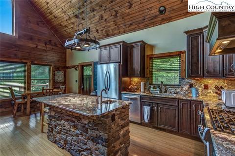 197 Kyles Path, Vilas, NC 28692 photo 7