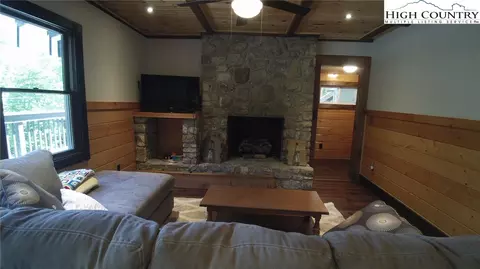 111 Skiview Ln, Beech Mountain, NC 28604 photo 9