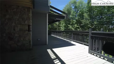 111 Skiview Ln, Beech Mountain, NC 28604 photo 4