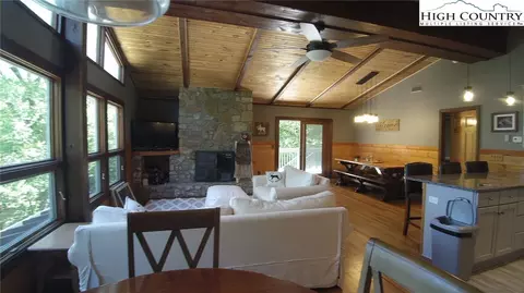 111 Skiview Ln, Beech Mountain, NC 28604 photo 6