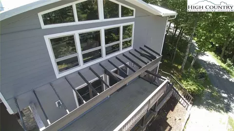 111 Skiview Ln, Beech Mountain, NC 28604 photo 2