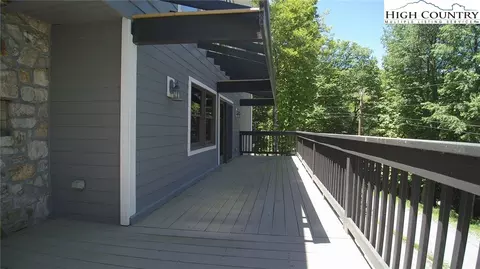 111 Skiview Ln, Beech Mountain, NC 28604 photo 5