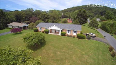 207 Pinehurst St, Independence, VA 24348 photo 2