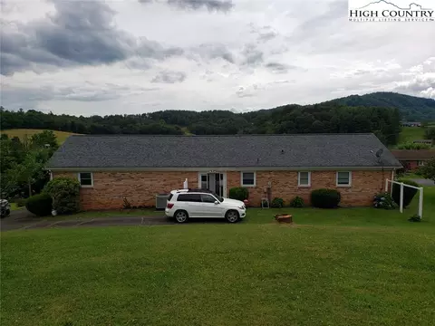 207 Pinehurst St, Independence, VA 24348 photo 18