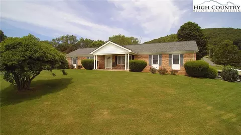 207 Pinehurst St, Independence, VA 24348 photo 1