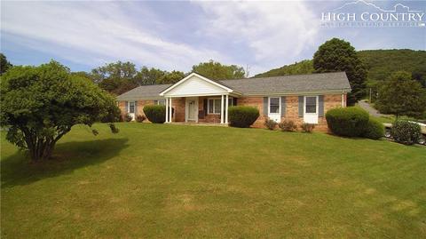 207 Pinehurst St, Independence, VA 24348 photo 1
