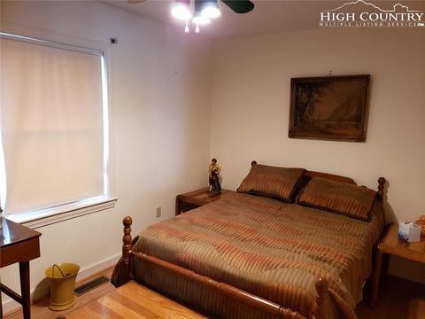 207 Pinehurst St, Independence, VA 24348 photo 7
