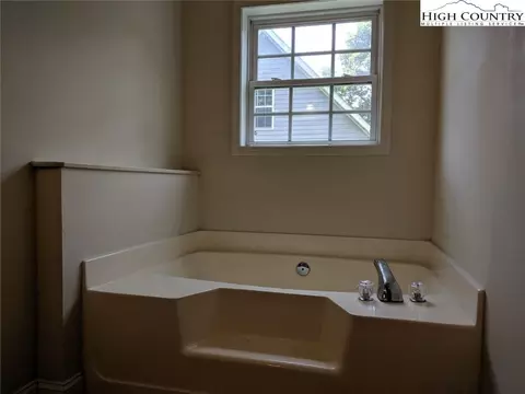 305 Pine St, Boone, NC 28607 photo 15