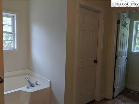 305 Pine St, Boone, NC 28607 photo 18