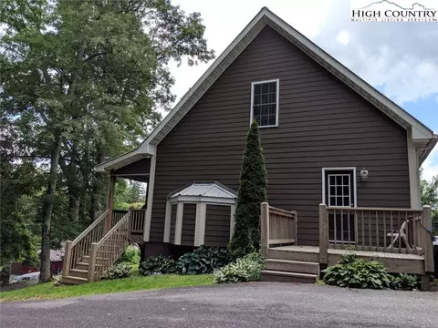 305 Pine St, Boone, NC 28607 photo 2