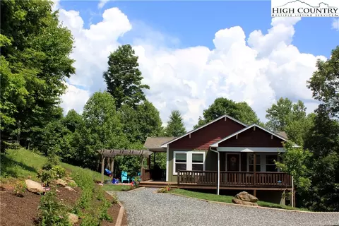 318 Crossmor Dr, Todd, NC 28684 photo 2