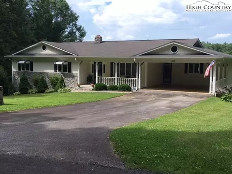431 Oakview Dr, Jefferson, NC 28640 photo 1