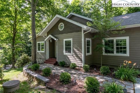 345 Roxanna, Boone, NC 28607 photo 2