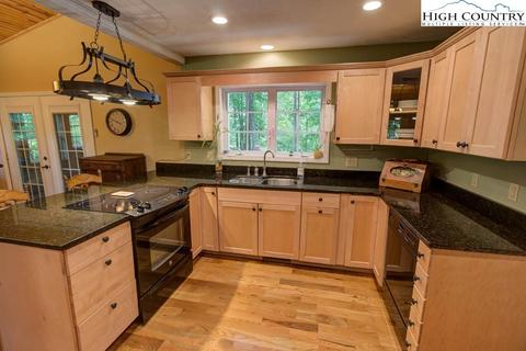 345 Roxanna, Boone, NC 28607 photo 15