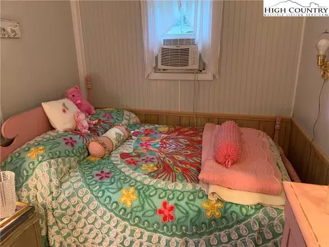 34 Park Loop, Newland, NC 28657 photo 6