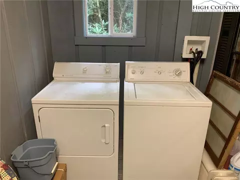 34 Park Loop, Newland, NC 28657 photo 9