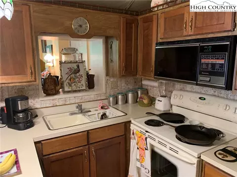 34 Park Loop, Newland, NC 28657 photo 8
