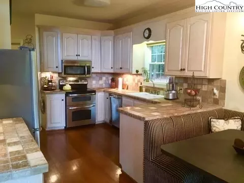 682 Olde Beau Blvd, Roaring Gap, NC 28668 photo 11