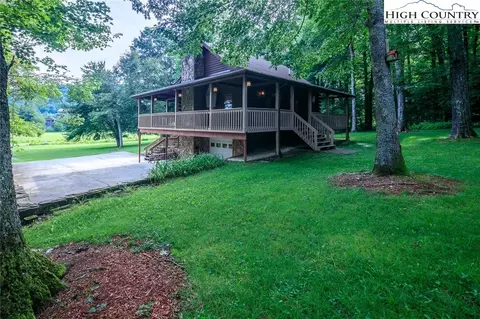 377 Candy Ln, Boone, NC 28607 photo 3