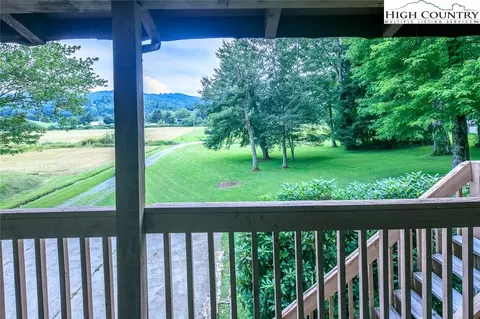 377 Candy Ln, Boone, NC 28607 photo 4