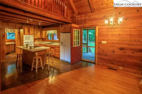 377 Candy Ln, Boone, NC 28607 photo 9