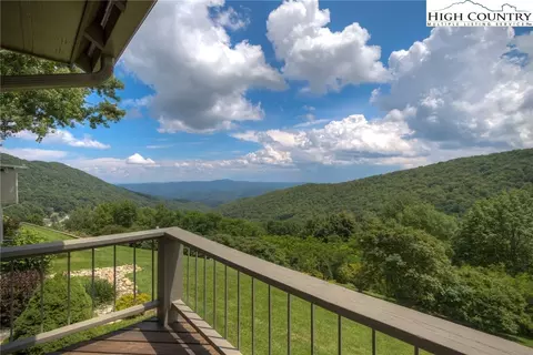 457 Skiview Rd, Seven Devils, NC 28604 photo 3