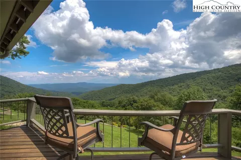 457 Skiview Rd, Seven Devils, NC 28604 photo 2