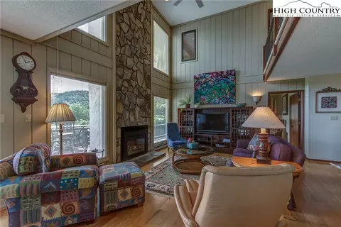 457 Skiview Rd, Seven Devils, NC 28604 photo 8
