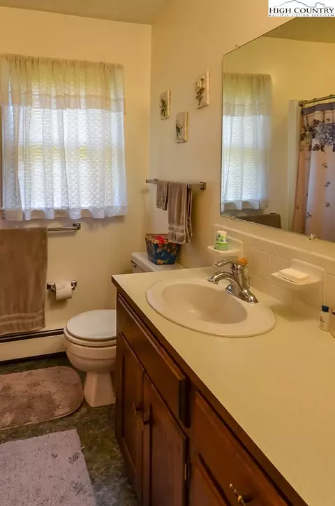105 Wiley St, Jefferson, NC 28640 photo 23
