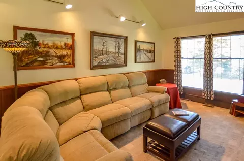 105 Wiley St, Jefferson, NC 28640 photo 19
