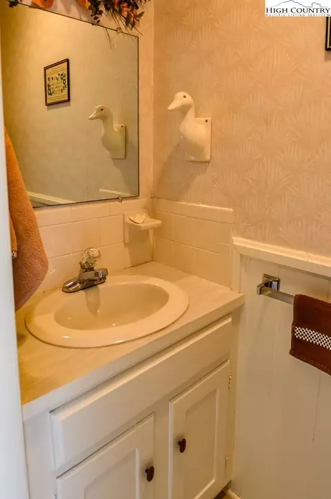 105 Wiley St, Jefferson, NC 28640 photo 26