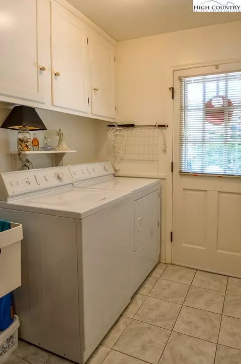 105 Wiley St, Jefferson, NC 28640 photo 25