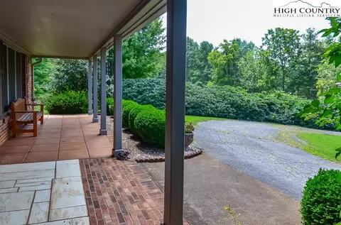 105 Wiley St, Jefferson, NC 28640 photo 9