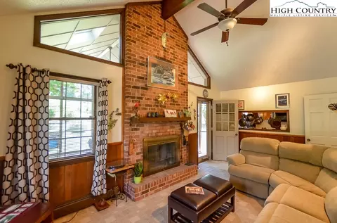 105 Wiley St, Jefferson, NC 28640 photo 18