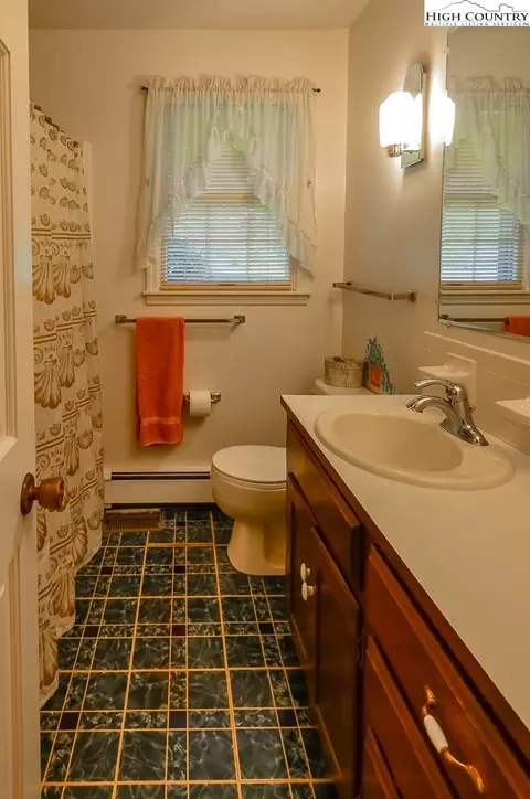 105 Wiley St, Jefferson, NC 28640 photo 30