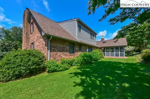 105 Wiley St, Jefferson, NC 28640 photo 5
