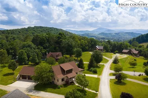 124 Cheyenne Ln, Boone, NC 28607 photo 3