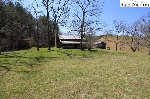 1111 Maple Rd, Independence, VA 24348 photo 3